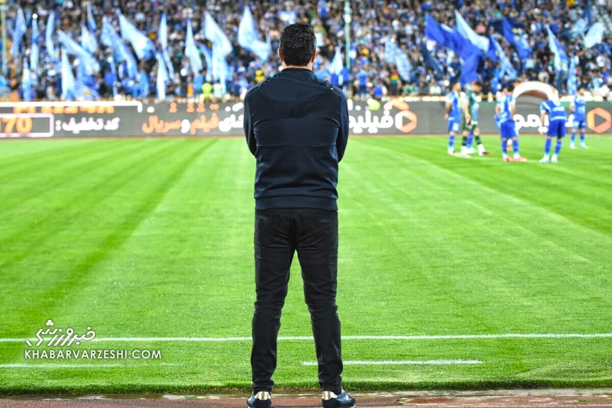 اعتراض پرسپولیسیها به وضعیت جواد نکونام اعتراض پرسپولیسیها به وضعیت جواد نکونام