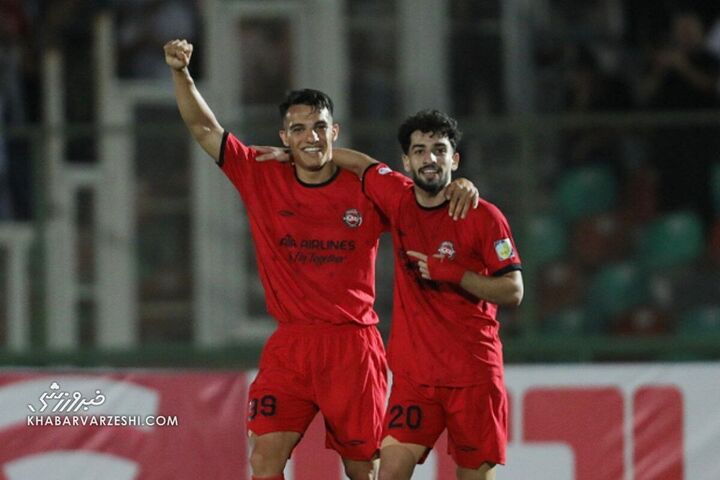 شادی گل مهدی هاشمنژاد؛ هوادار - تراکتور