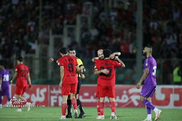 شادی گل مهدی هاشمنژاد؛ هوادار - تراکتور