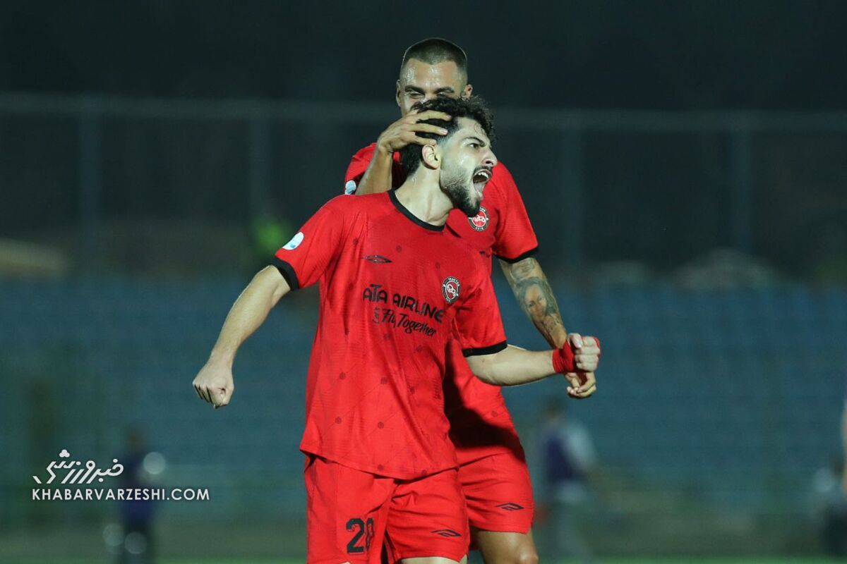 ببینید: گل تماشایی هاشم نژاد؛ حسین زاده پاس همبازی اش را پس داد ببینید: گل تماشایی هاشم نژاد؛ حسین زاده پاس همبازی اش را پس داد