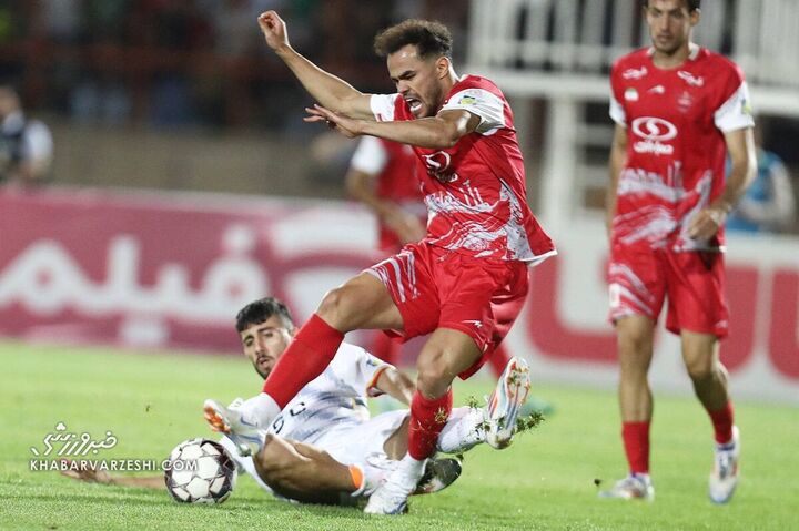 اوستون اورونوف؛ پرسپولیس - فولاد