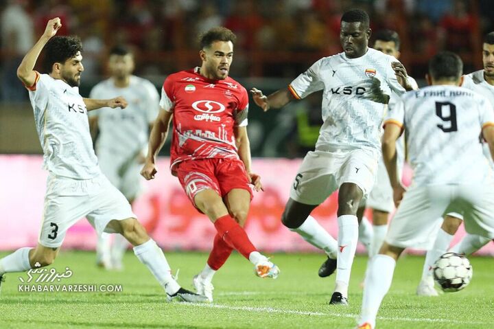 اوستون اورونوف؛ پرسپولیس - فولاد