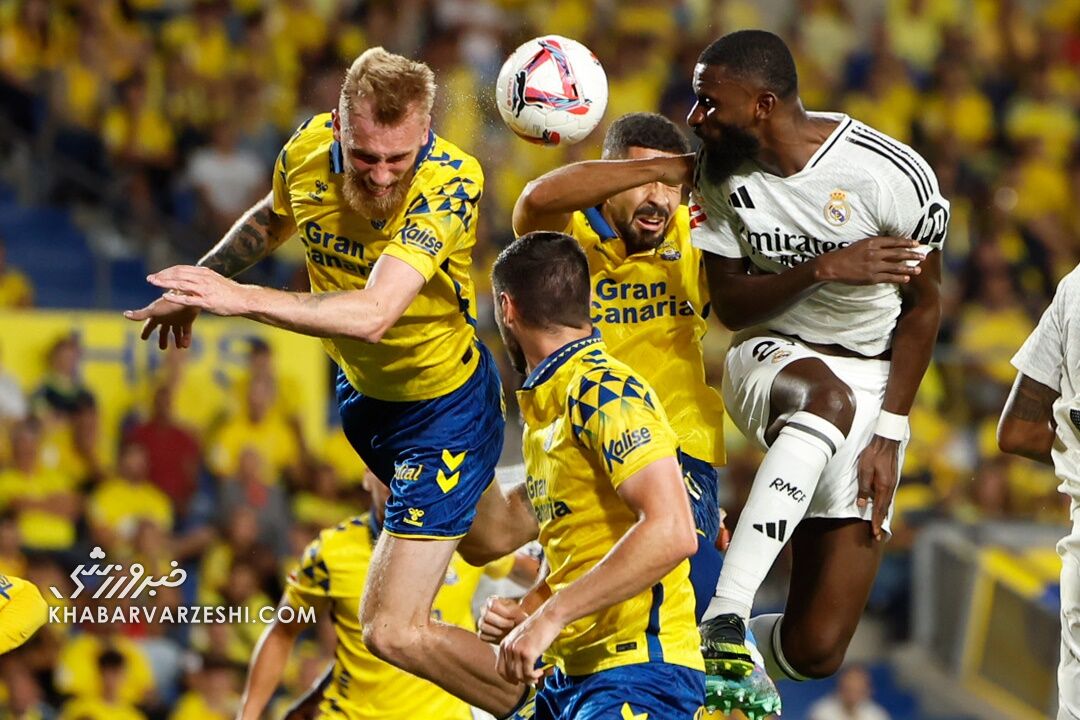 ترمز رئال باز هم کشیده شد/ کهکشانیها از بارسا عقب افتادند ترمز رئال باز هم کشیده شد/ کهکشانیها از بارسا عقب افتادند