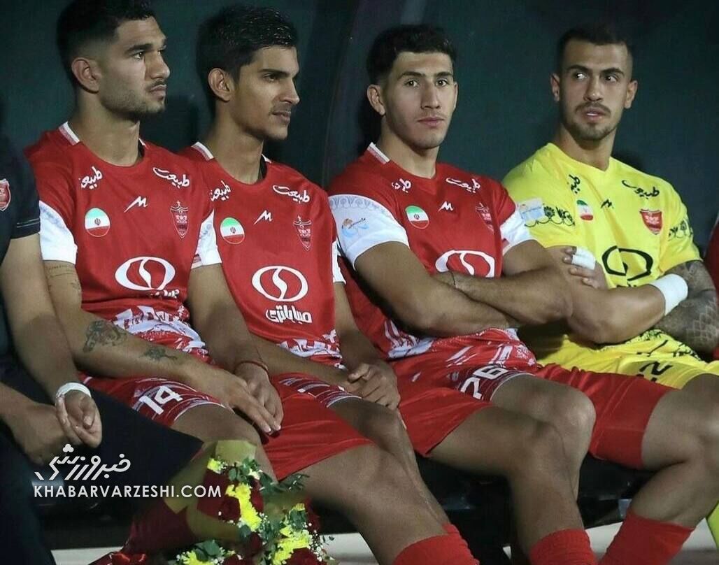 ۴ بازیکن آکادمی روی نیمکت؛ شاهکاری از کادرفنی پرسپولیس +عکس ۴ بازیکن آکادمی روی نیمکت؛ شاهکاری از کادرفنی پرسپولیس +عکس