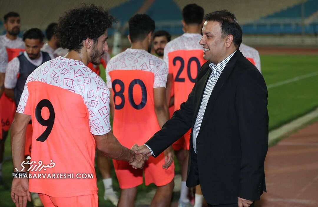 فصل جدید شروع شده اما هنوز درباره قهرمان فصل قبل صحبت میشود/ از لحاظ سخت افزار کم نه، بیبضاعت هستیم