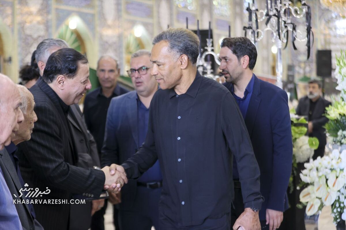 حضور سپاهانی‌ها در مراسم ترحیم محمد برزمهری +عکس