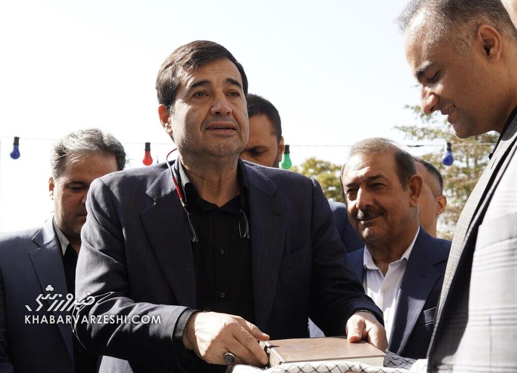 با این اقدام آبرو و حیثیت استقلال را میبریم/ نکونام دو بازی فرصت دارد خودش را ثابت کند/ وزیر جدید باید به این وضعیت خفتبار پایان بدهد