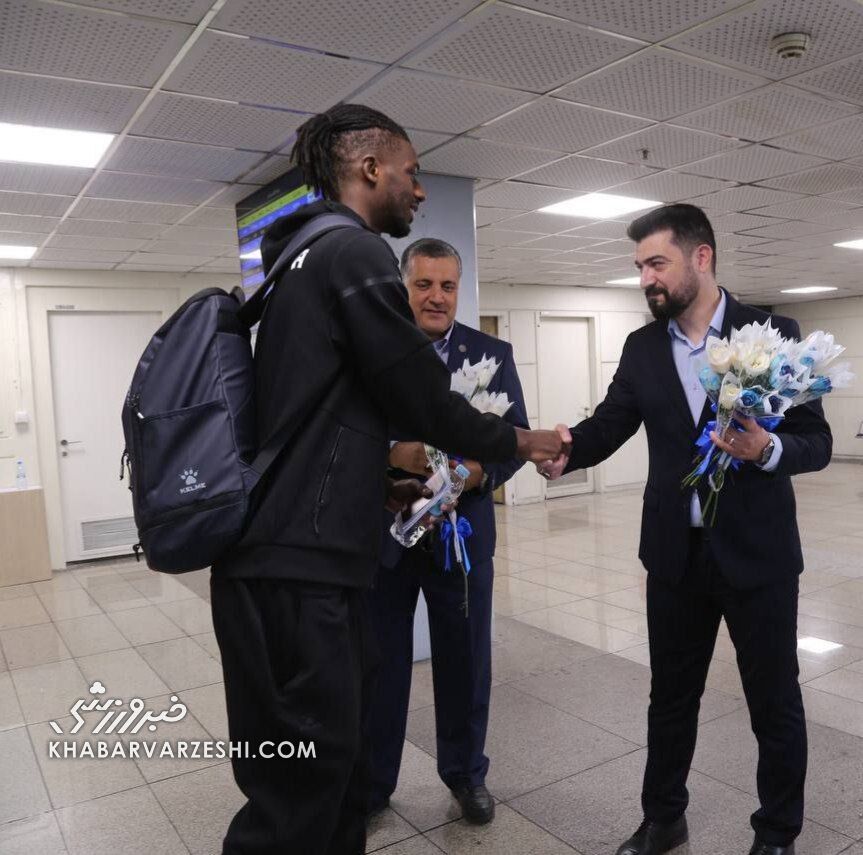 کاروان الغرافه با استقبال استقلالیها وارد تهران شد +عکس