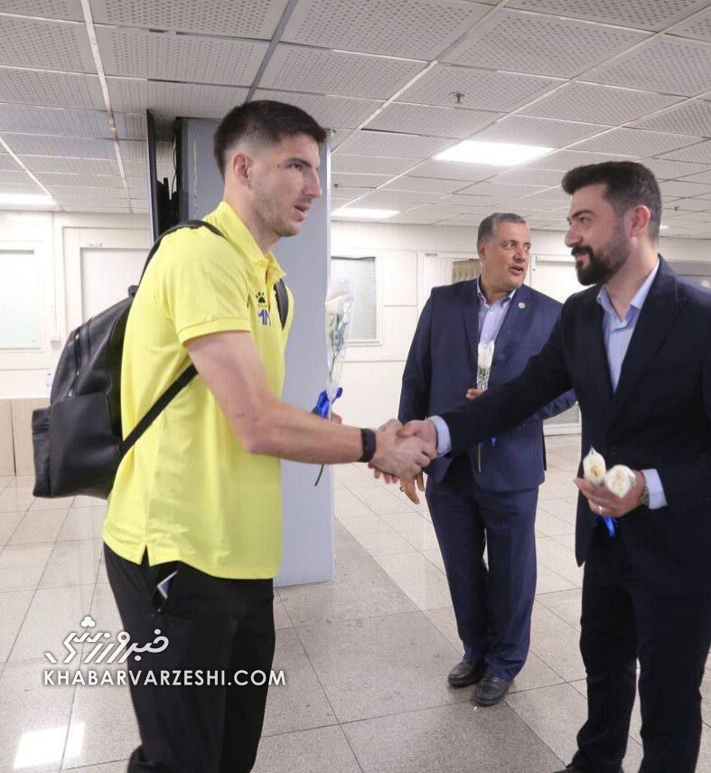 کاروان الغرافه با استقبال استقلالیها وارد تهران شد +عکس