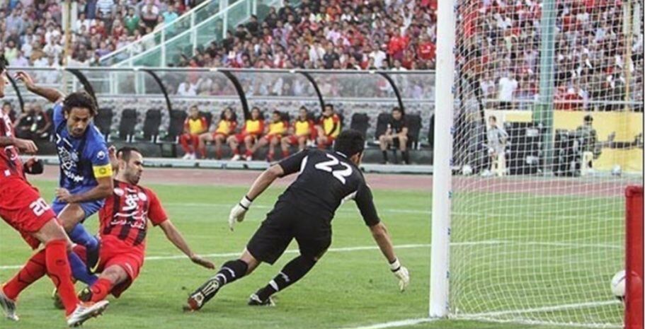 وقتی فرهاد مجیدی و مجتبی جباری نسخه پرسپولیس را پیچیدند/ هتتریک استقلال در دربی؛ طرفداران به علی دایی برگشتند! وقتی فرهاد مجیدی و مجتبی جباری نسخه پرسپولیس را پیچیدند/ هتتریک استقلال در دربی؛ طرفداران به علی دایی برگشتند!