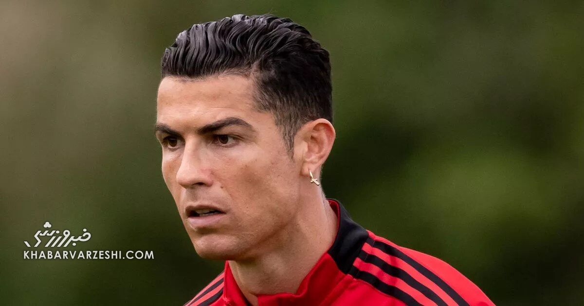 گوشوارههای رونالدو به آتش اختلافات با سرمربی دامن زد!/ وقتی کریستیانو ۱۰۰۰ پوند را درون باغچه انداخت! گوشوارههای رونالدو به آتش اختلافات با سرمربی دامن زد!/ وقتی کریستیانو ۱۰۰۰ پوند را درون باغچه انداخت!