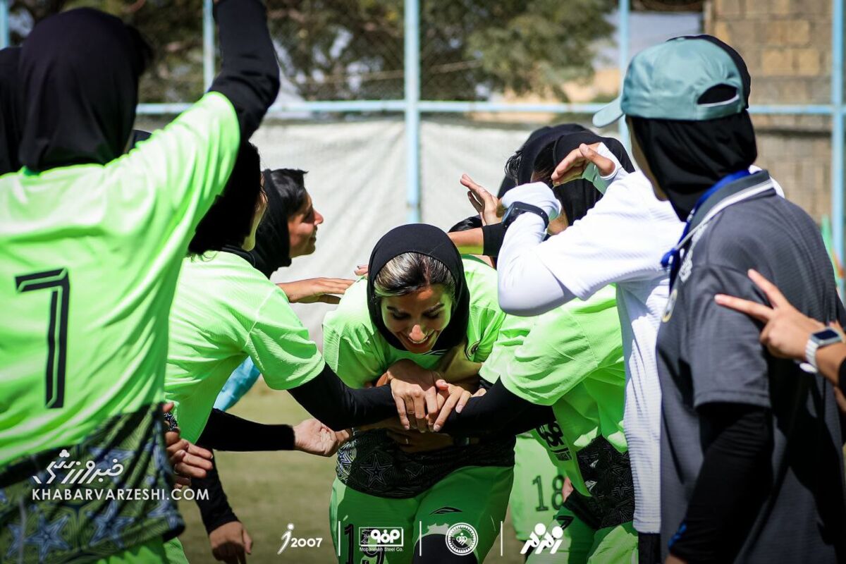 عکس| استقبال ویژه سپاهانیها از دو لژیونر حاضر در لیگ قهرمانان اروپا