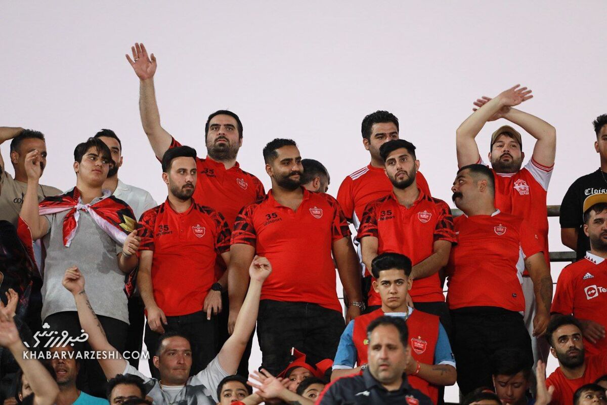 حمله تند هواداران پرسپولیس به درویش |ویدیو حمله تند هواداران پرسپولیس به درویش |ویدیو
