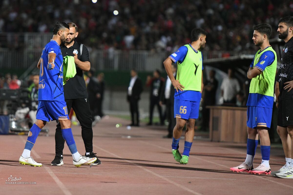 جزییات درگیری رامین راضاییان با اندونگ؛ چرا پاس نمیدهی؟ جزییات درگیری رامین راضاییان با اندونگ؛ چرا پاس نمیدهی؟