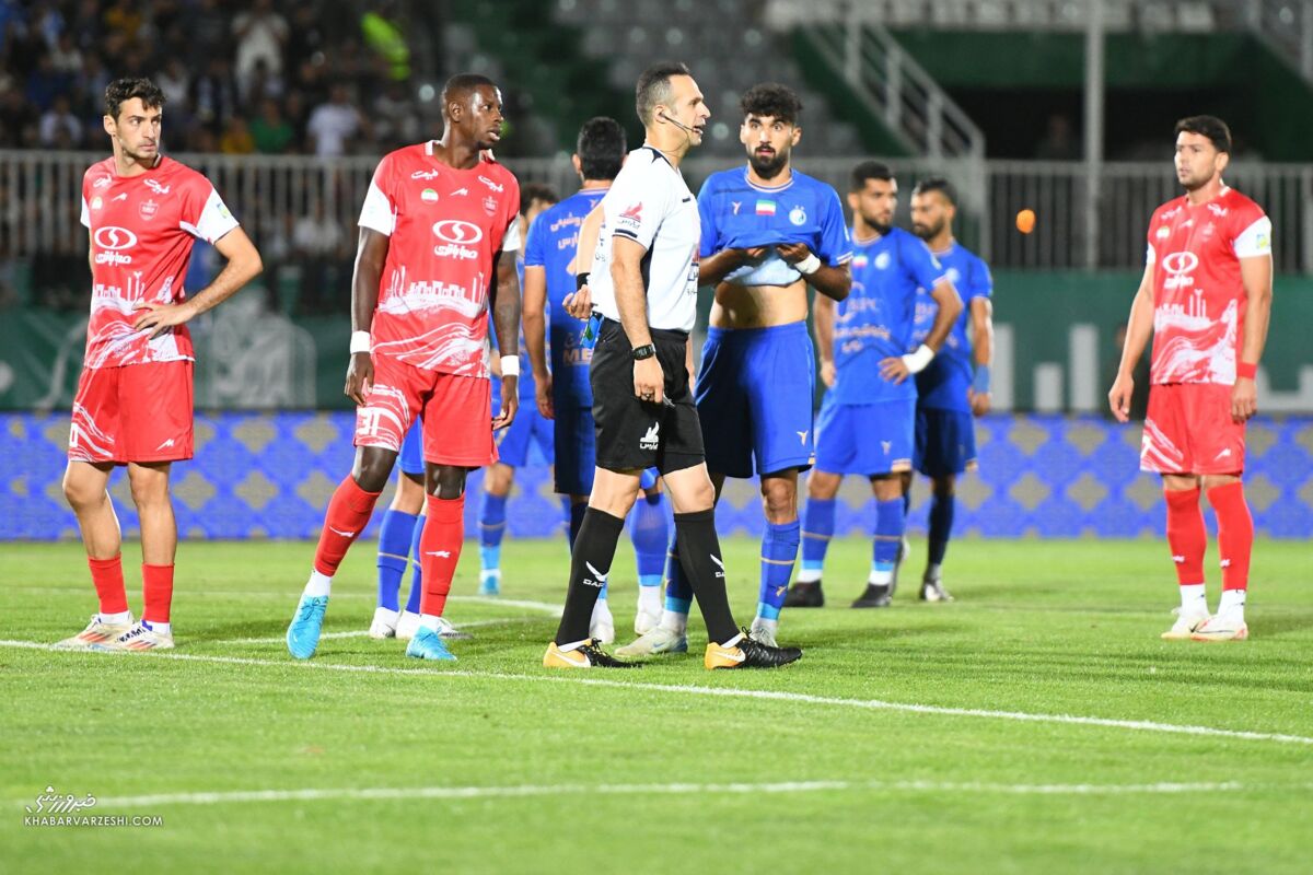 سود بیشتر پرسپولیس نسبت به استقلال/ ۲۰ میلیارد در جیب قرمزها سود بیشتر پرسپولیس نسبت به استقلال/ ۲۰ میلیارد در جیب قرمزها