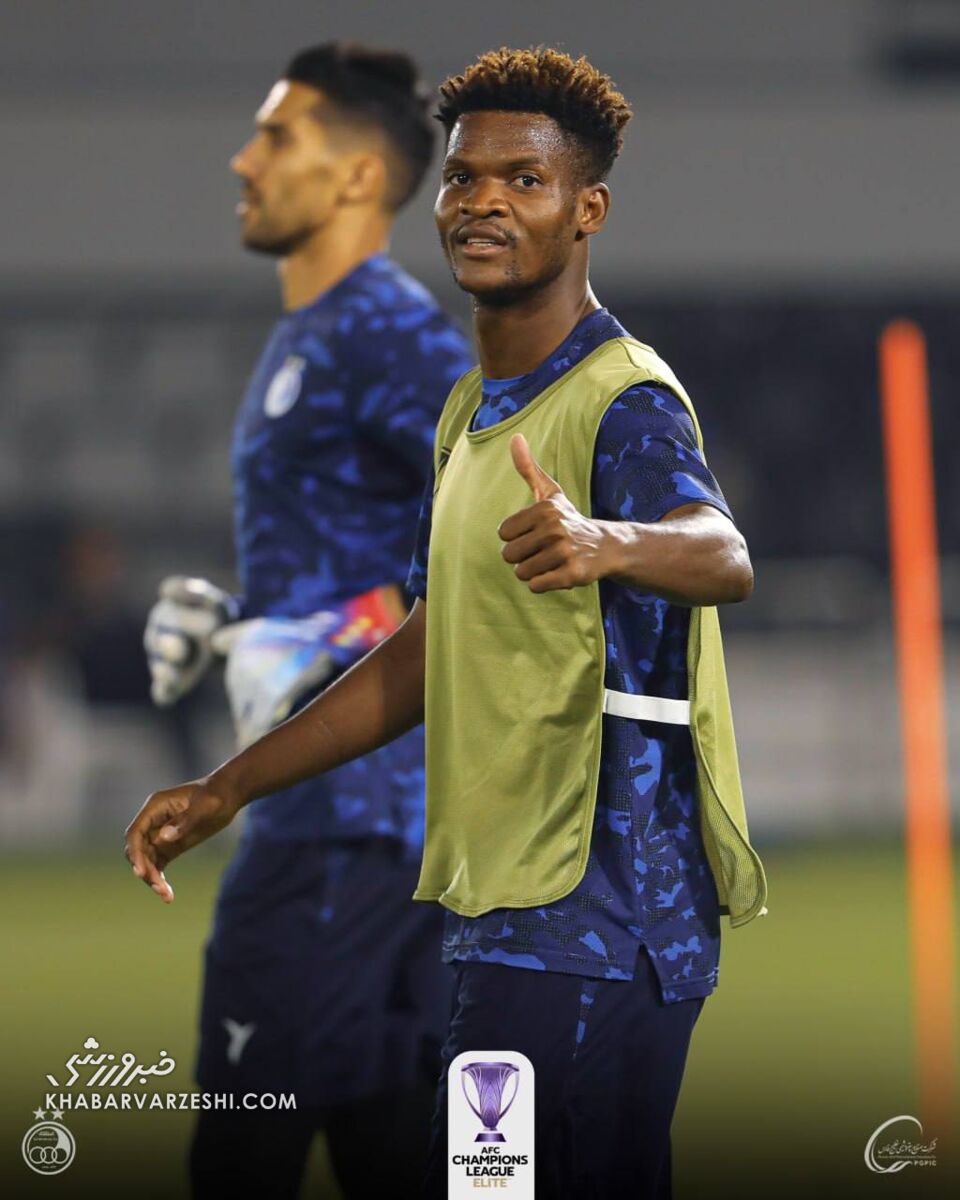 تبریک ستاره خارجی آبی ها به کاپیتان استقلال؛ مهر و موم حسینی به ۱۰۰ رسید تبریک ستاره خارجی آبی ها به کاپیتان استقلال؛ مهر و موم حسینی به ۱۰۰ رسید