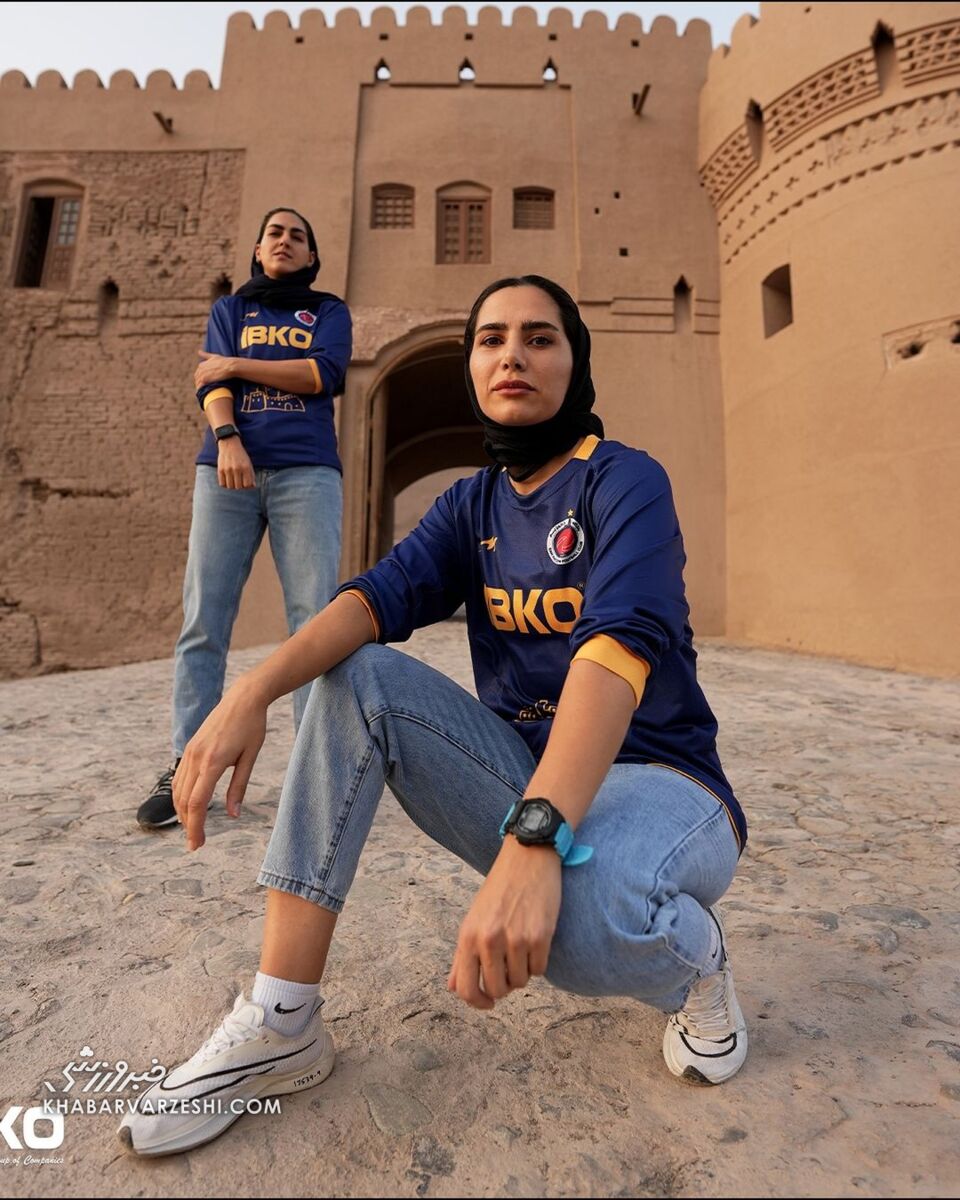 تصاویر| رونمایی جذاب و حرفهای از کیت جدید تیم خاتون بم