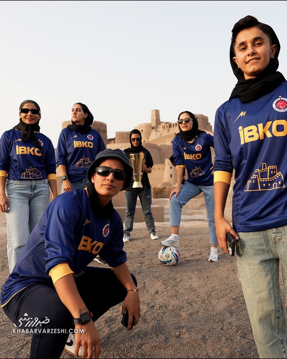 تصاویر| رونمایی جذاب و حرفهای از کیت جدید تیم خاتون بم