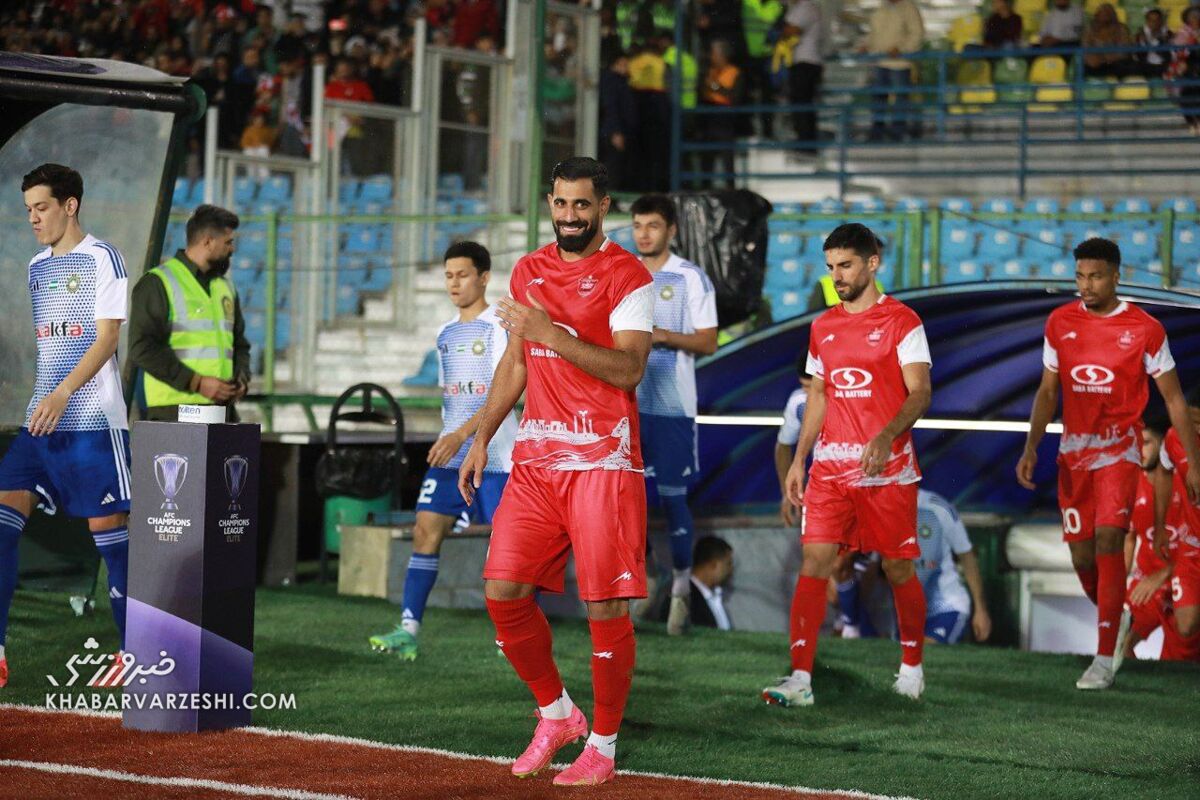 رقص ستاره پرسپولیس برای خارجیها +عکس رقص ستاره پرسپولیس برای خارجیها +عکس