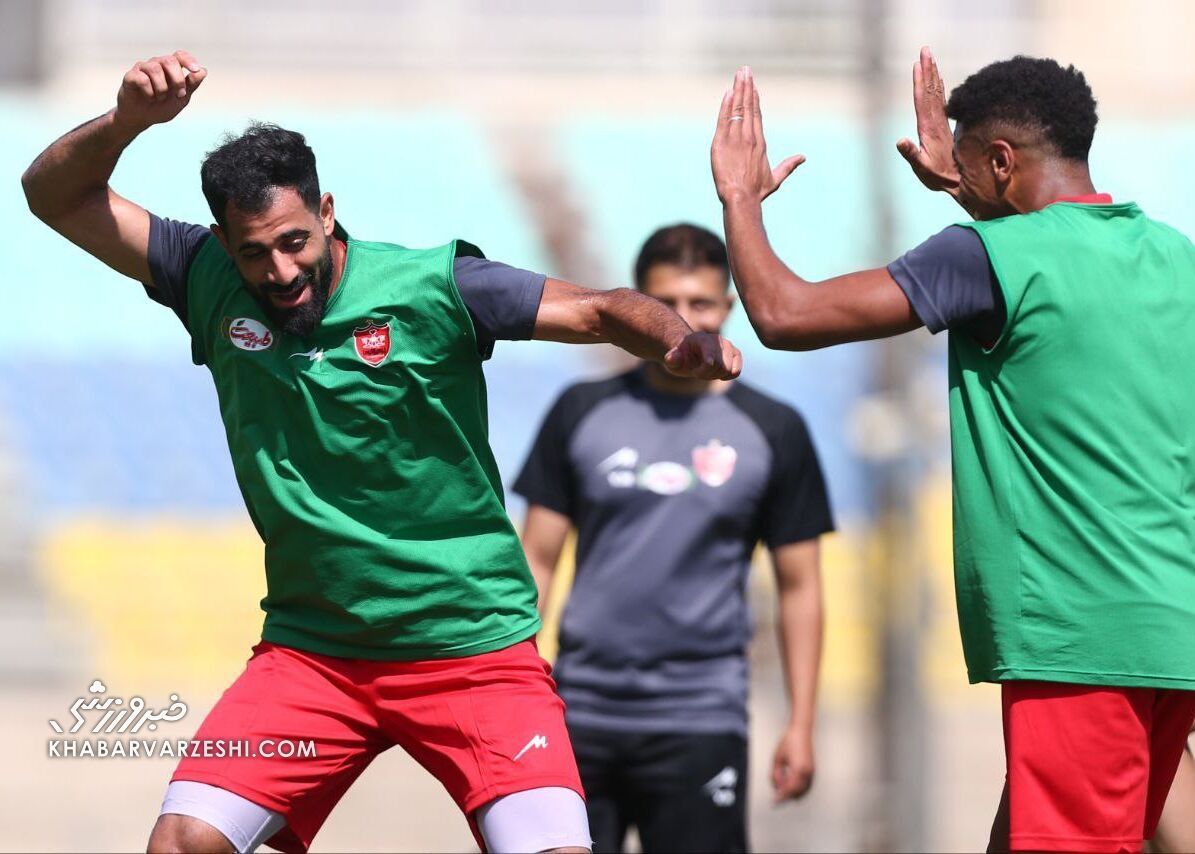 رقص ستاره پرسپولیس برای خارجیها +عکس