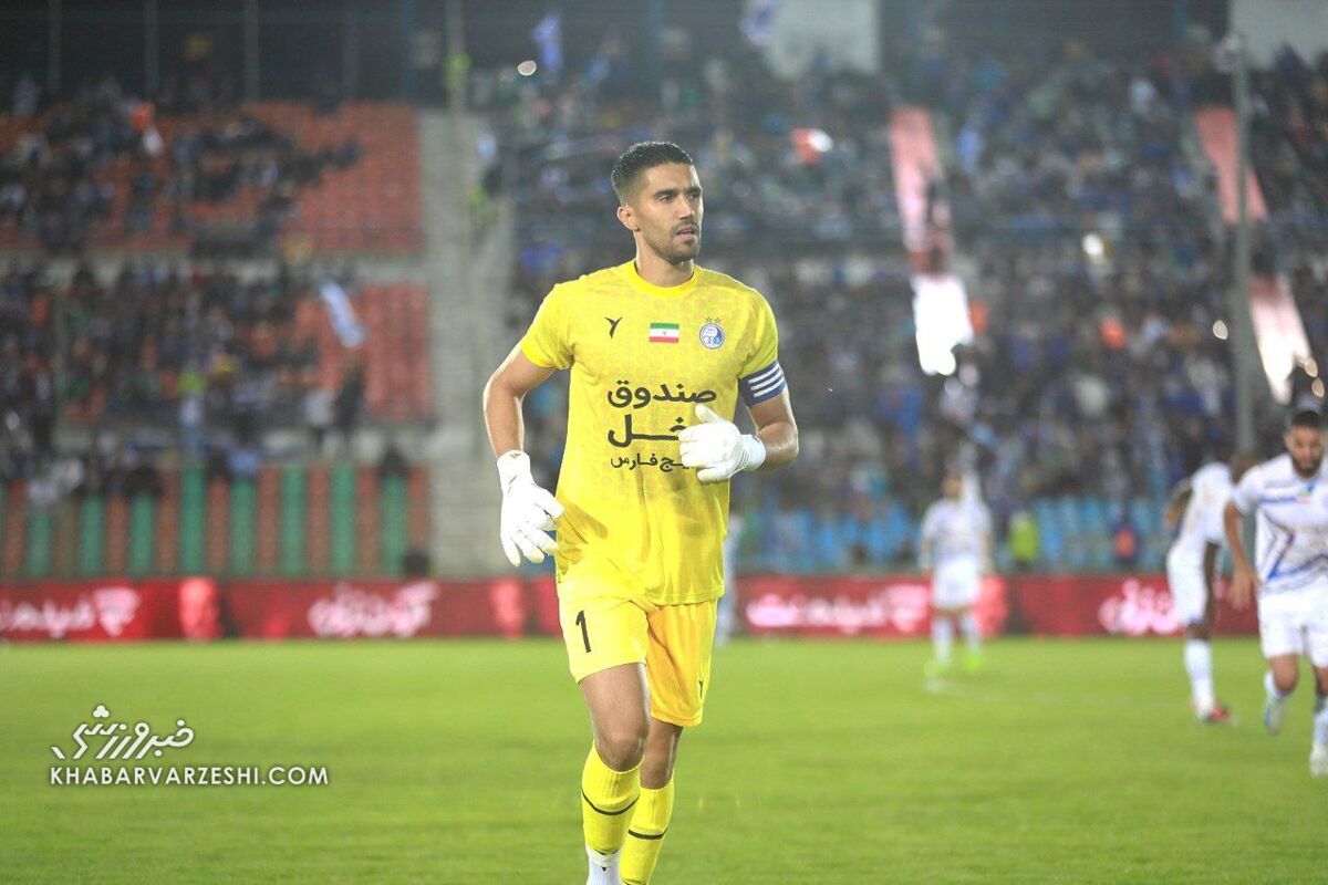 کلاس آموزشی دروازهبان استقلال مقابل چشمان رحمتی کلاس آموزشی دروازهبان استقلال مقابل چشمان رحمتی