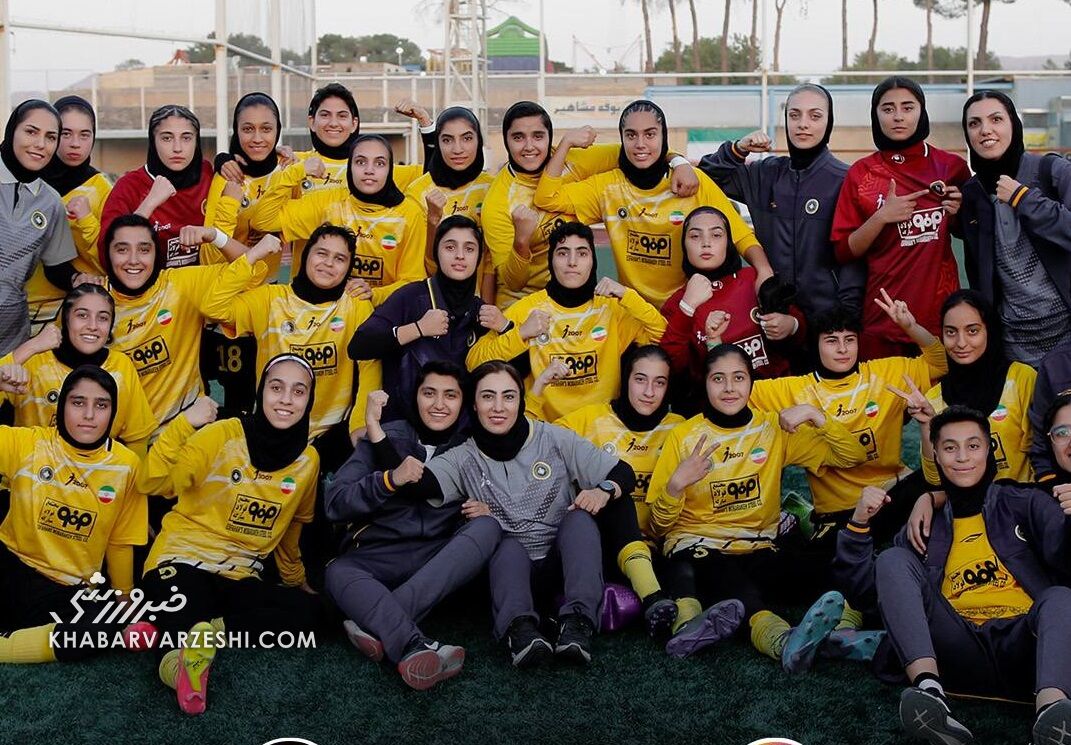 دختران سپاهان قهرمان مسابقات فوتبال نوجوانان کشور شدند دختران سپاهان قهرمان مسابقات فوتبال نوجوانان کشور شدند