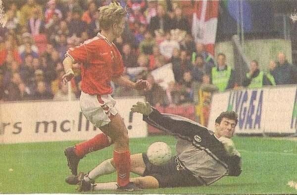 پیراهن پیتر اشمایکل را برای پسرم نگه داشته ام/ دانمارکیها دوست نداشتند با ما بازی کنند/ از امروز با افتخار میگویم ایرانی هستم