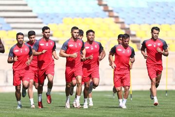 غیبت دو ستاره پرسپولیس در سفر به قطر