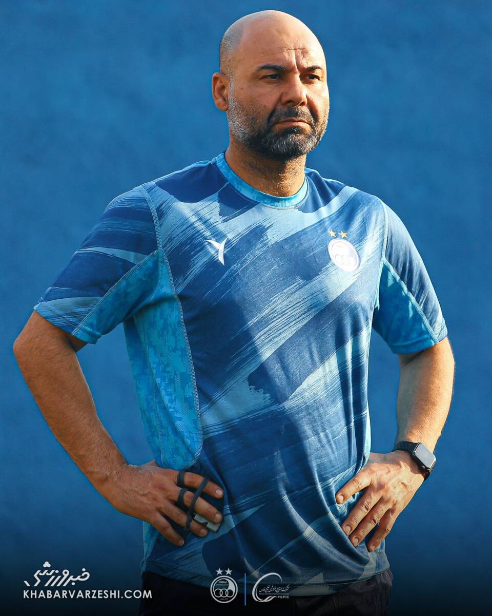 سهراب روی ستارههای استقلال زوم شد! +عکس