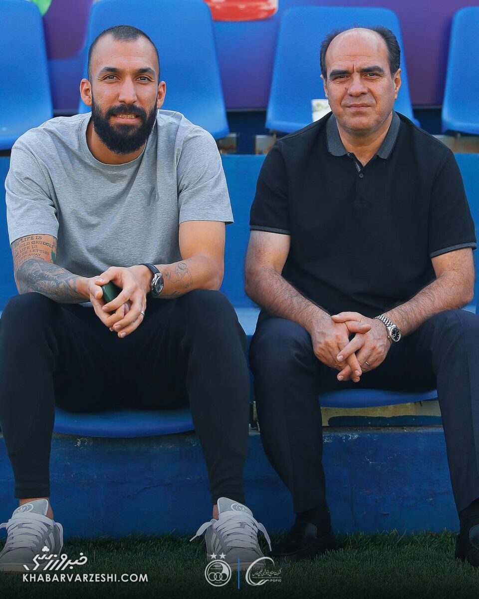 سهراب روی ستارههای استقلال زوم شد! +عکس