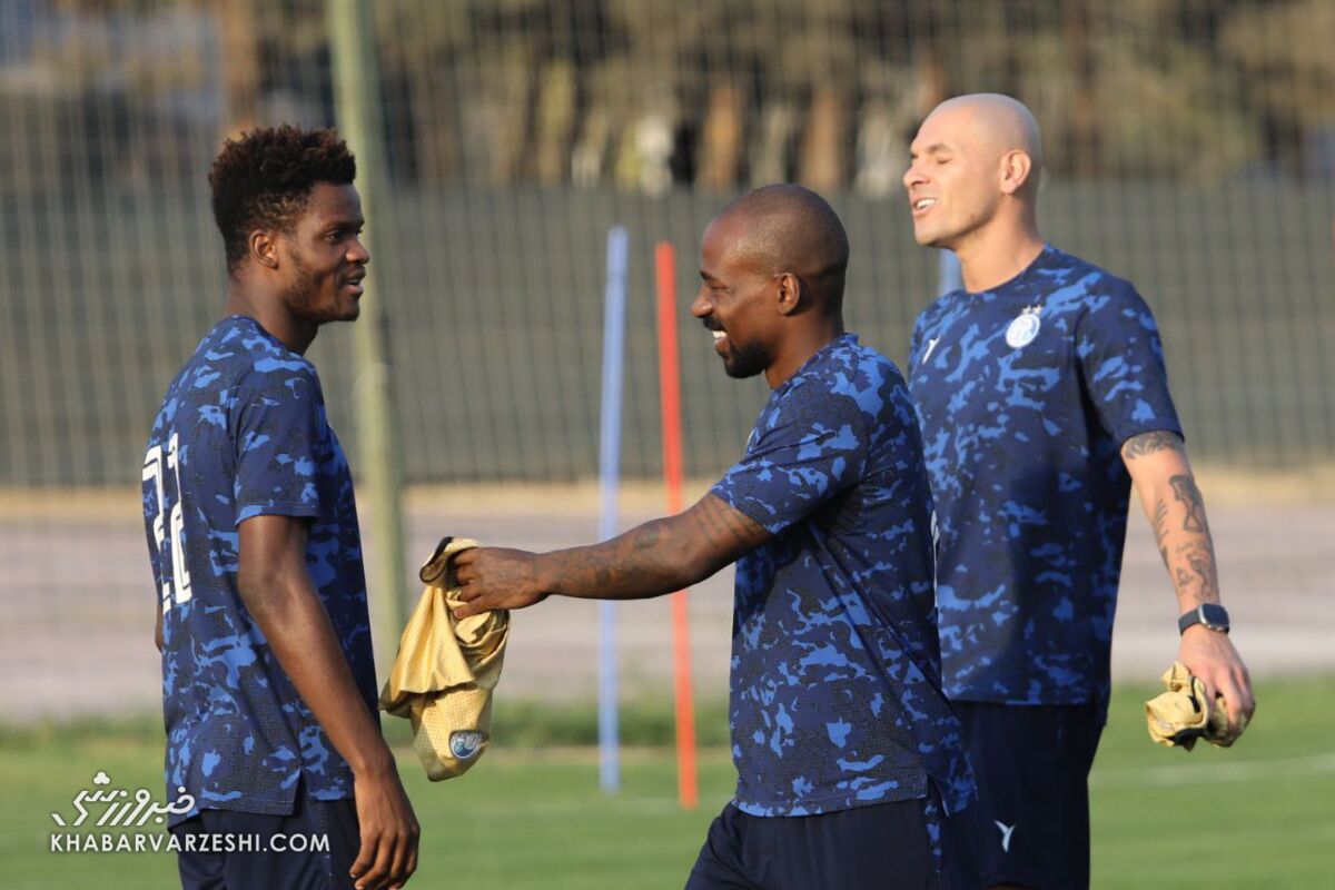 استقلال جای مدیران بزرگ است/ ببینید باشگاه به این بزرگی را به چه روزی انداختند/ نیمه مربیان را بد باختیم و نشان دادیم تجربه لازم را نداریم!