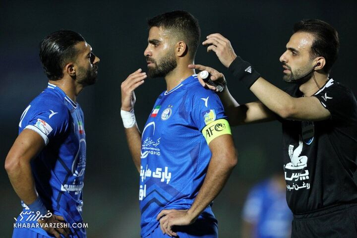 رامین رضاییان، محمدحسین مرادمند و امیر عرببراقی (داور)؛ استقلال - ذوب آهن