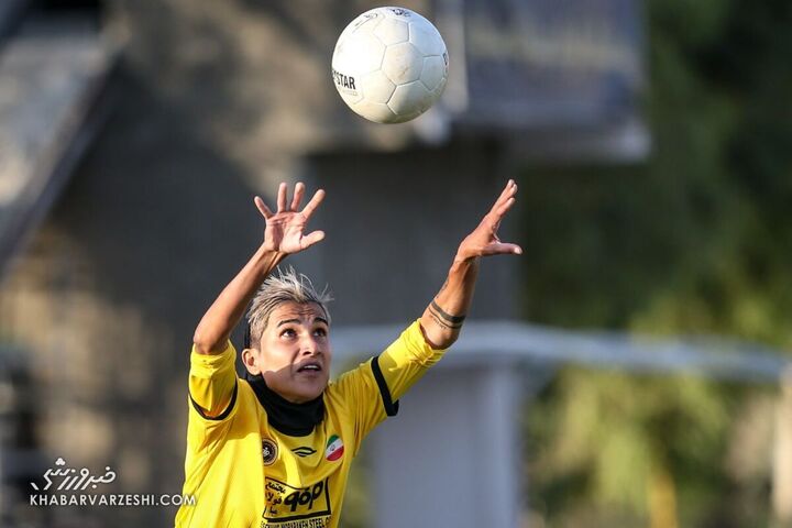 فوتبال زنان سپاهان - گلگهر