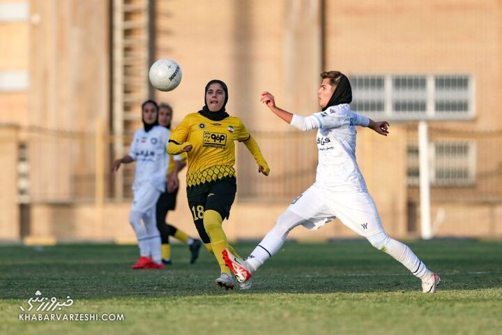 فوتبال زنان سپاهان - گلگهر