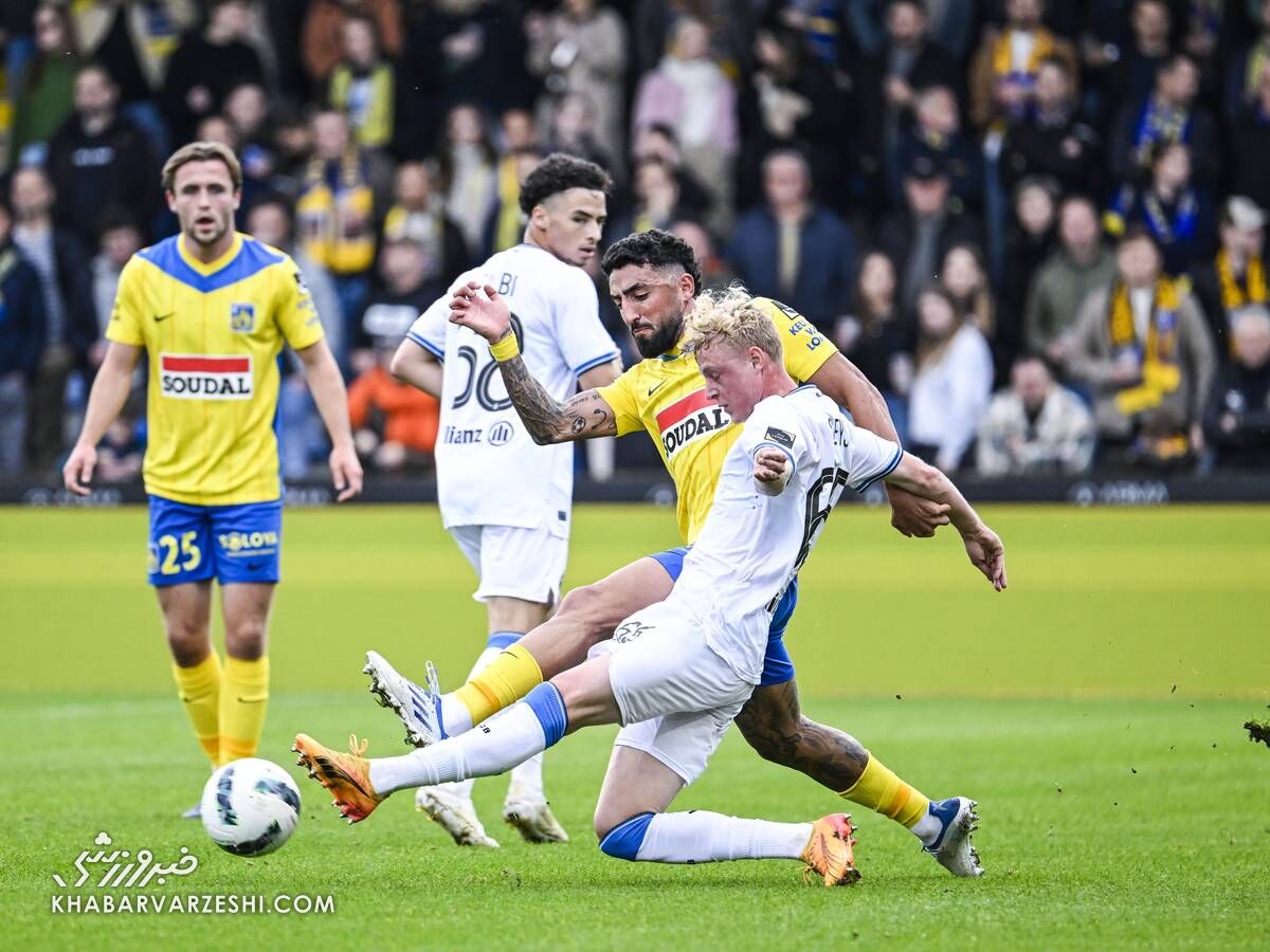 بازیکن سابق استقلال آب پاکی را روی دست مدیران ریخت بازیکن سابق استقلال آب پاکی را روی دست مدیران ریخت