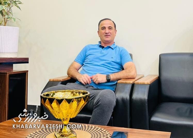 برخی قدیمیها به خون هم تشنهاند/ پشت داستان سرمربی خارجی استقلال زد و بند وجود دارد/ مدیران دنبال بازیکنان مطرح در فضای مجازی هستند برخی قدیمیها به خون هم تشنهاند/ پشت داستان سرمربی خارجی استقلال زد و بند وجود دارد/ مدیران دنبال بازیکنان مطرح در فضای مجازی هستند