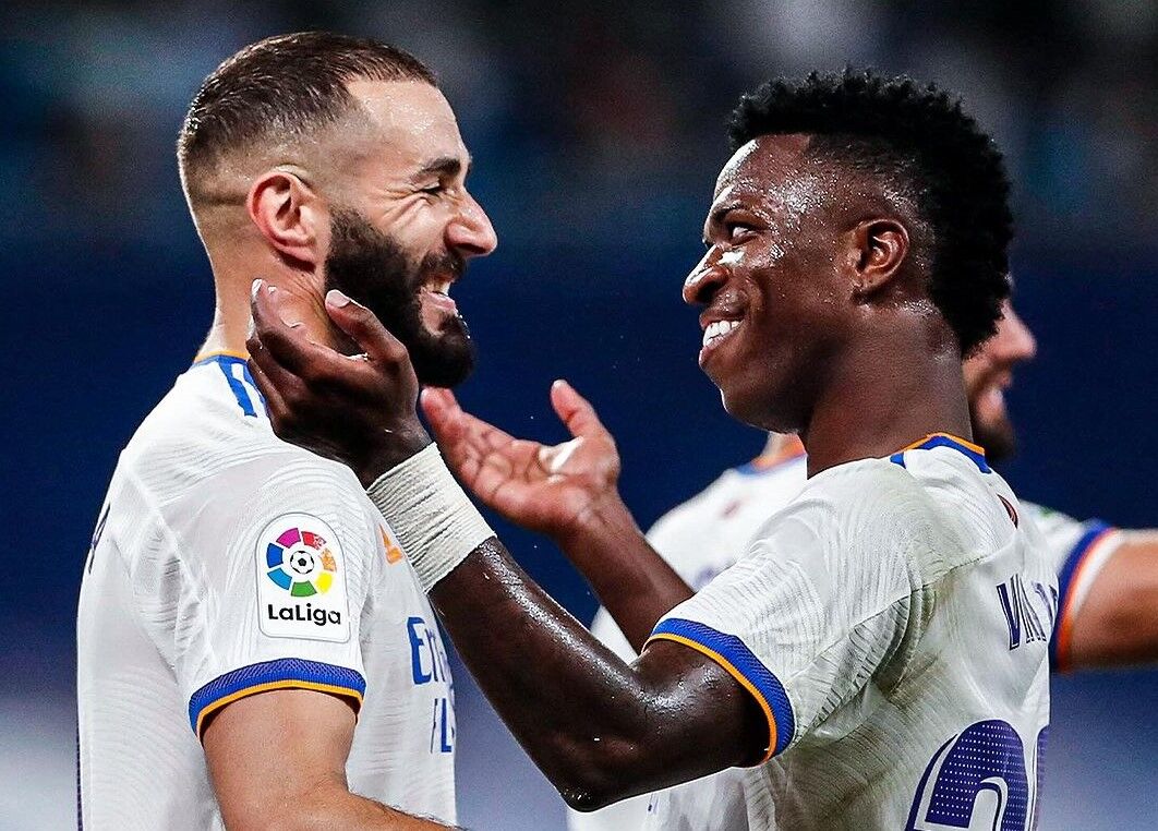 عکس| بنزما هم پشت وینیسیوس در آمد عکس| بنزما هم پشت وینیسیوس در آمد