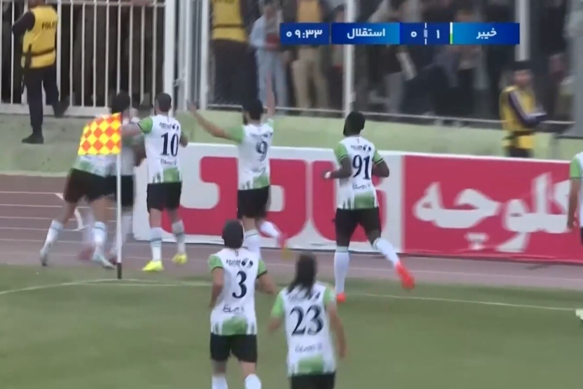 ویدیو| شوک به ماسیمونه و استقلال؛ گل اول خیبر با اشتباه رامین رضاییان و غافلگیری حسین حسینی ویدیو| شوک به ماسیمونه و استقلال؛ گل اول خیبر با اشتباه رامین رضاییان و غافلگیری حسین حسینی