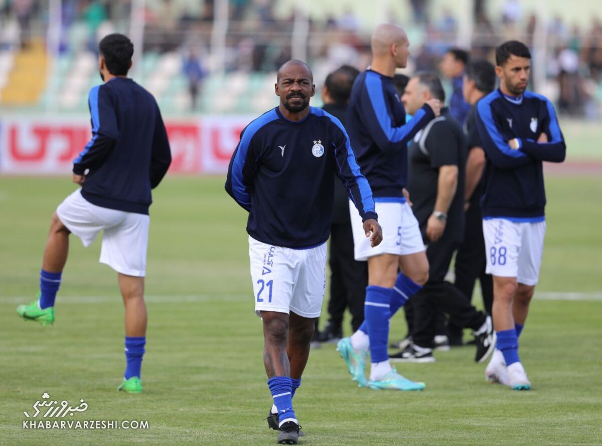 نمیدانم چه بلایی بر سر استقلال آمده!/ چقدر زمان نکونام گفتم مهاجم کلاسیک بخرید/ بازیکنان قبلاً دو بار سرمربی را زمین زدهاند اما...