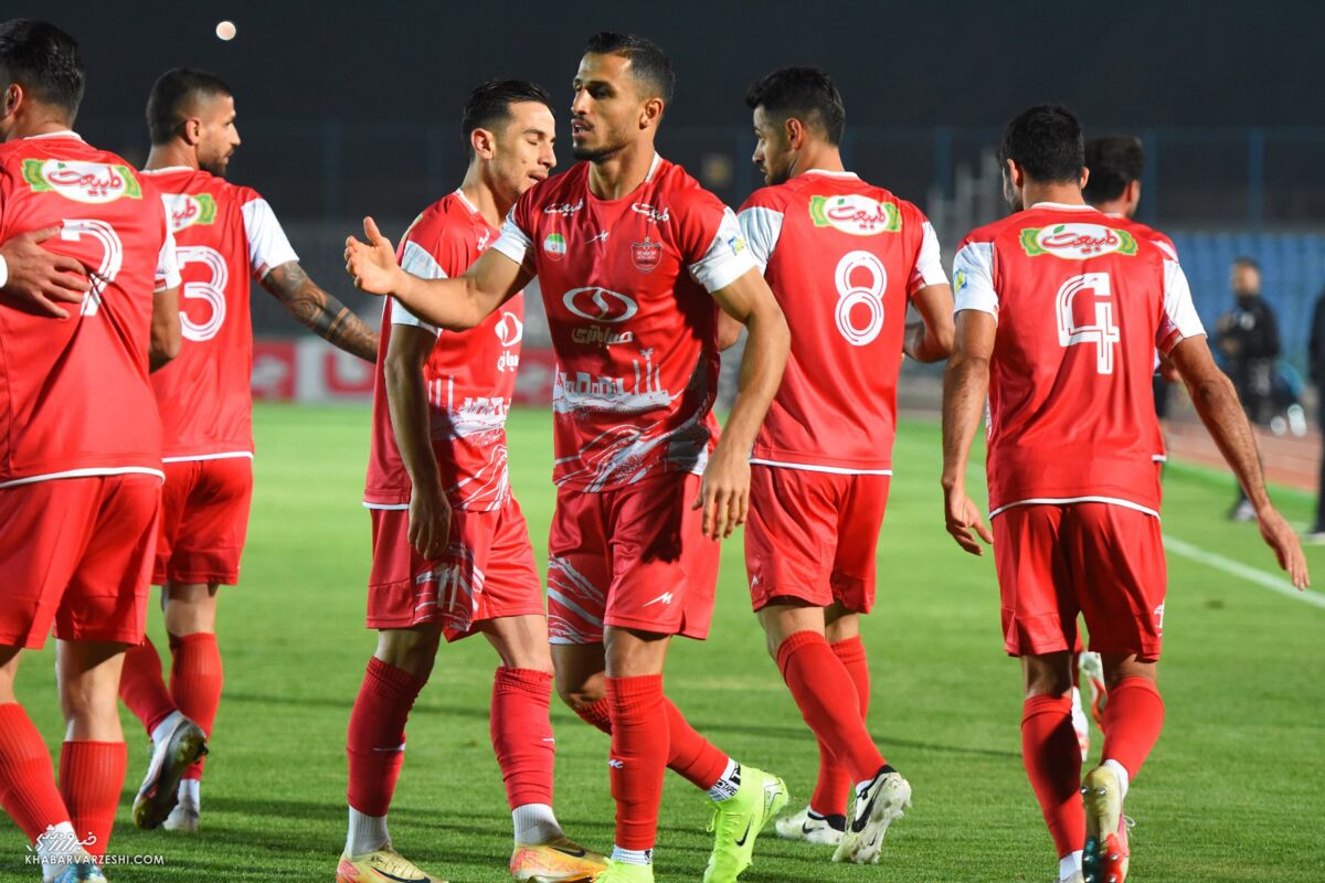 صدر جدول سرخ شد اما این بار قرمز پرسپولیسی؛ همه در انتظار روز آخر هفته ۲۳ +جدول صدر جدول سرخ شد اما این بار قرمز پرسپولیسی؛ همه در انتظار روز آخر هفته ۲۳ +جدول