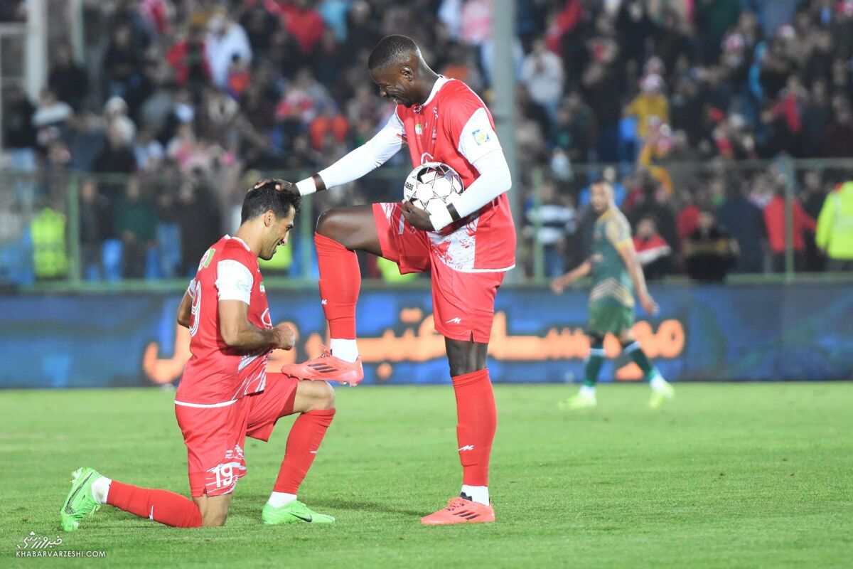 گلزنان پرسپولیس از چه کسانی تشکر کردند؟