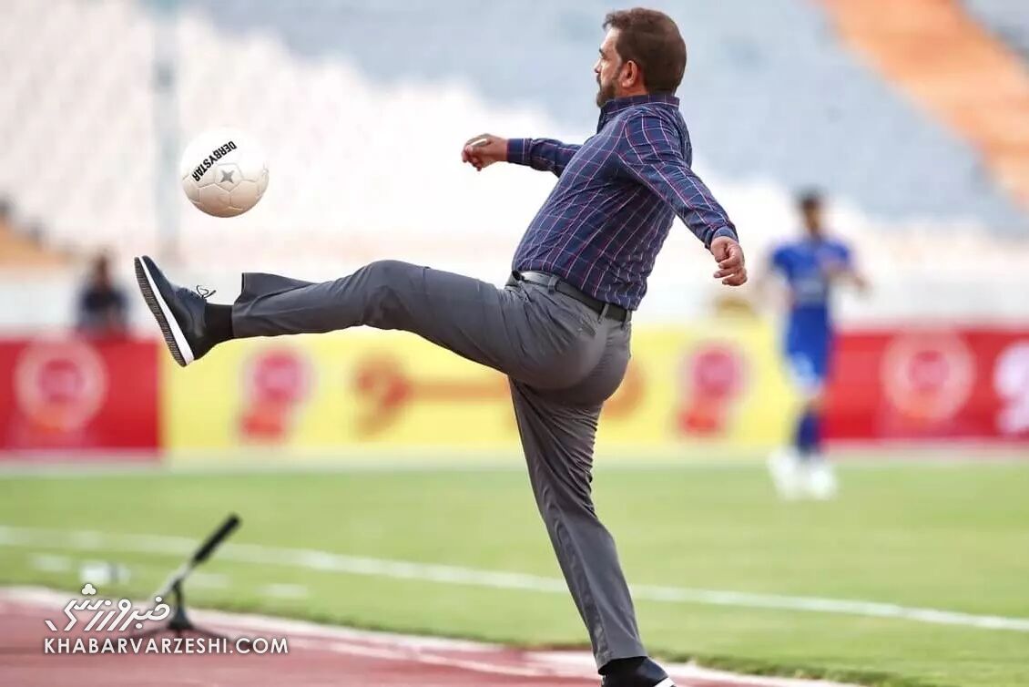 هواداران منتظر اعلام رسمی باشگاه؛ فیروز کریمی سرمربی استقلال؟! هواداران منتظر اعلام رسمی باشگاه؛ فیروز کریمی سرمربی استقلال؟!