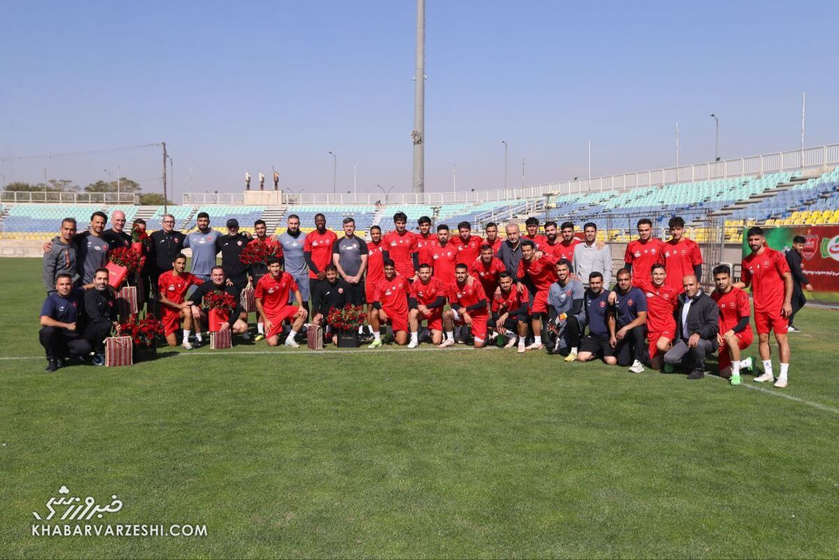 گرامیداشت روز مربی در تمرین پرسپولیس با حضور درویش +تصاویر گرامیداشت روز مربی در تمرین پرسپولیس با حضور درویش +تصاویر