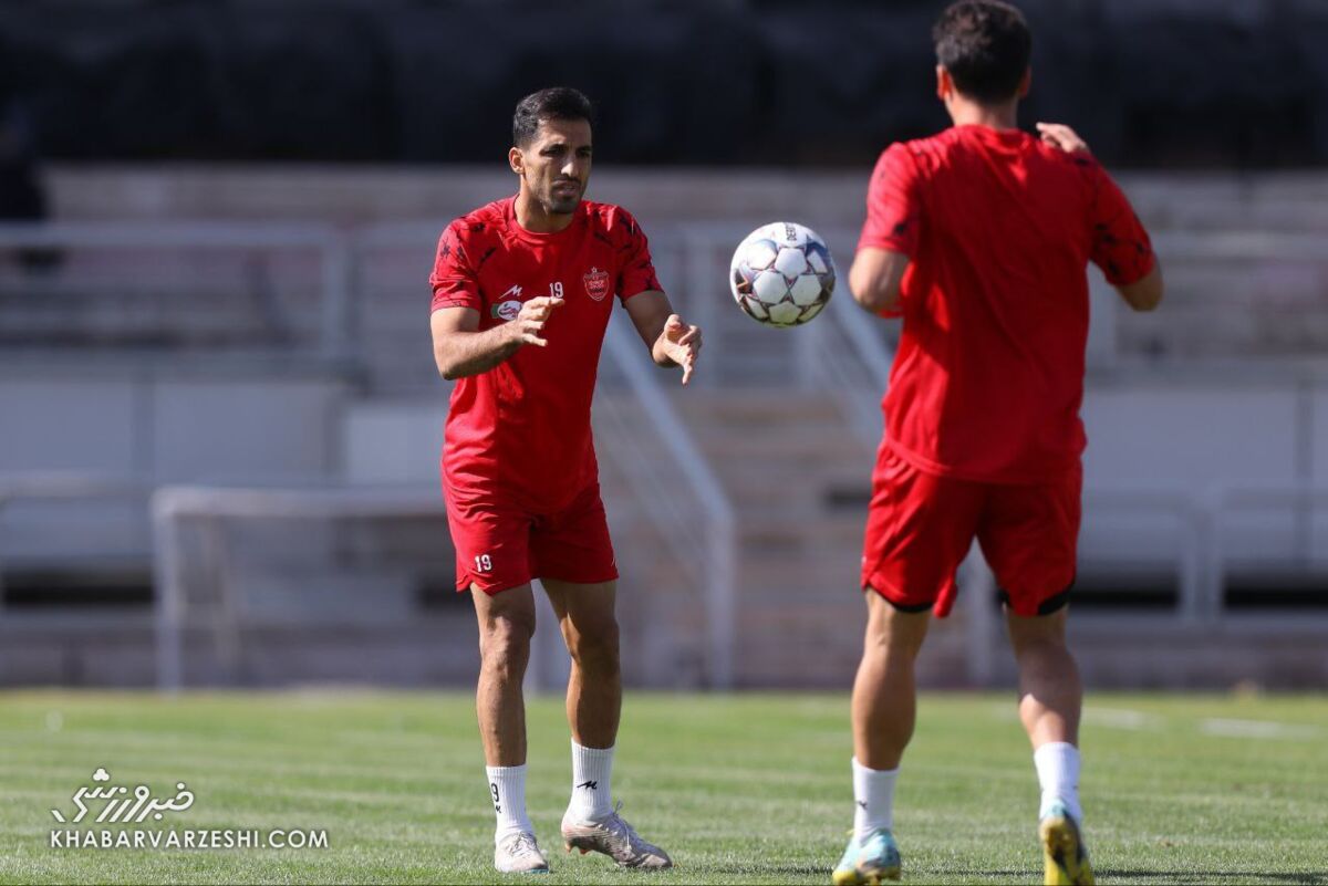 رحیم یوسفی: وحید امیری یک بازی می کند و پایش کِش می آید!/ علی پروین را با وحید امیری یا هیچ کس دیگری مقایسه نکنید رحیم یوسفی: وحید امیری یک بازی می کند و پایش کِش می آید!/ علی پروین را با وحید امیری یا هیچ کس دیگری مقایسه نکنید