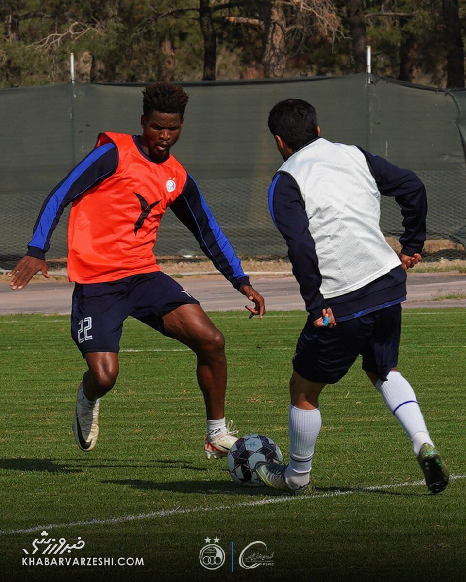 موسیمانه شرح وظایف بازیکنان استقلال را مشخص کرد/ گفتوگوی ویژه سرمربی آفریقایی با سمیعی و شهریاری +تصاویر