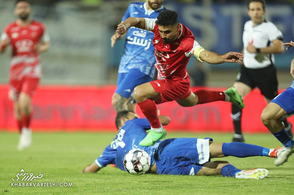 عالیشاه: با VAR هم ۲ پنالتی برای ما نگرفتند/ لیگ را یک سال تعطیل کنید عالیشاه: با VAR هم ۲ پنالتی برای ما نگرفتند/ لیگ را یک سال تعطیل کنید