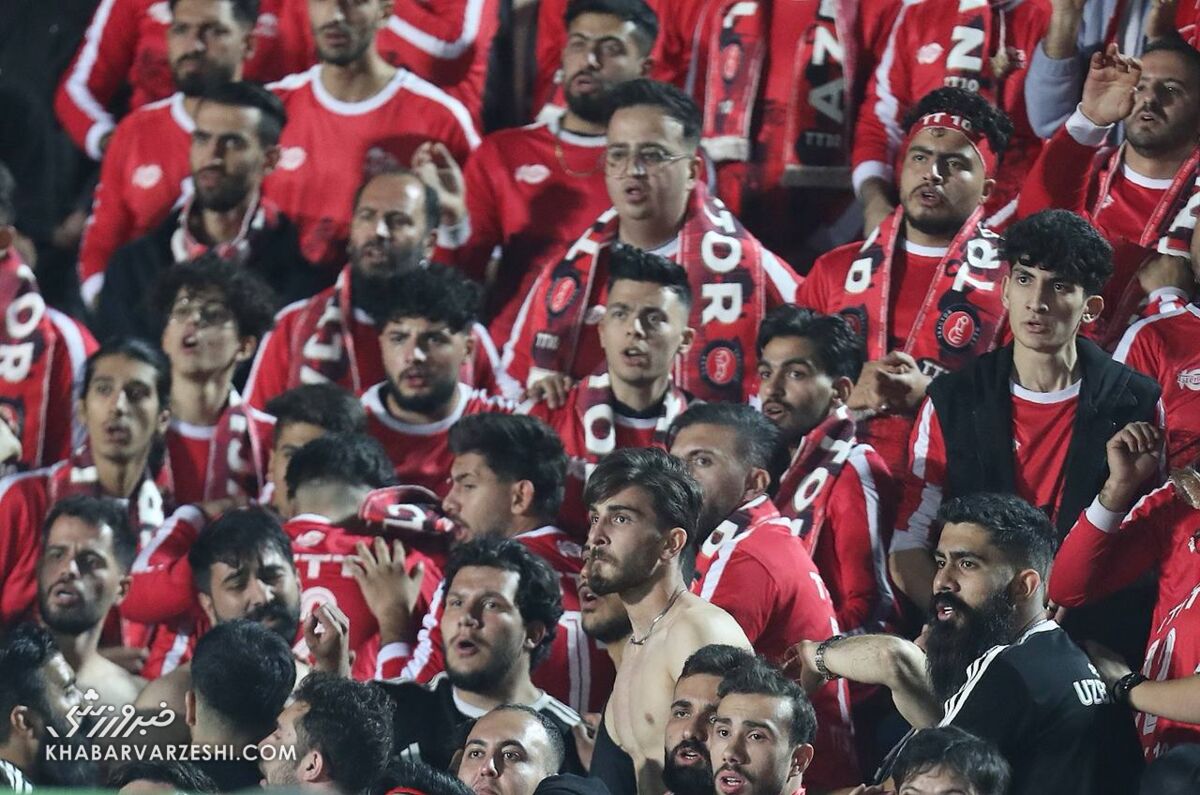 هواداران تراکتور علیه جواد خیابانی و رضا درویش هواداران تراکتور علیه جواد خیابانی و رضا درویش