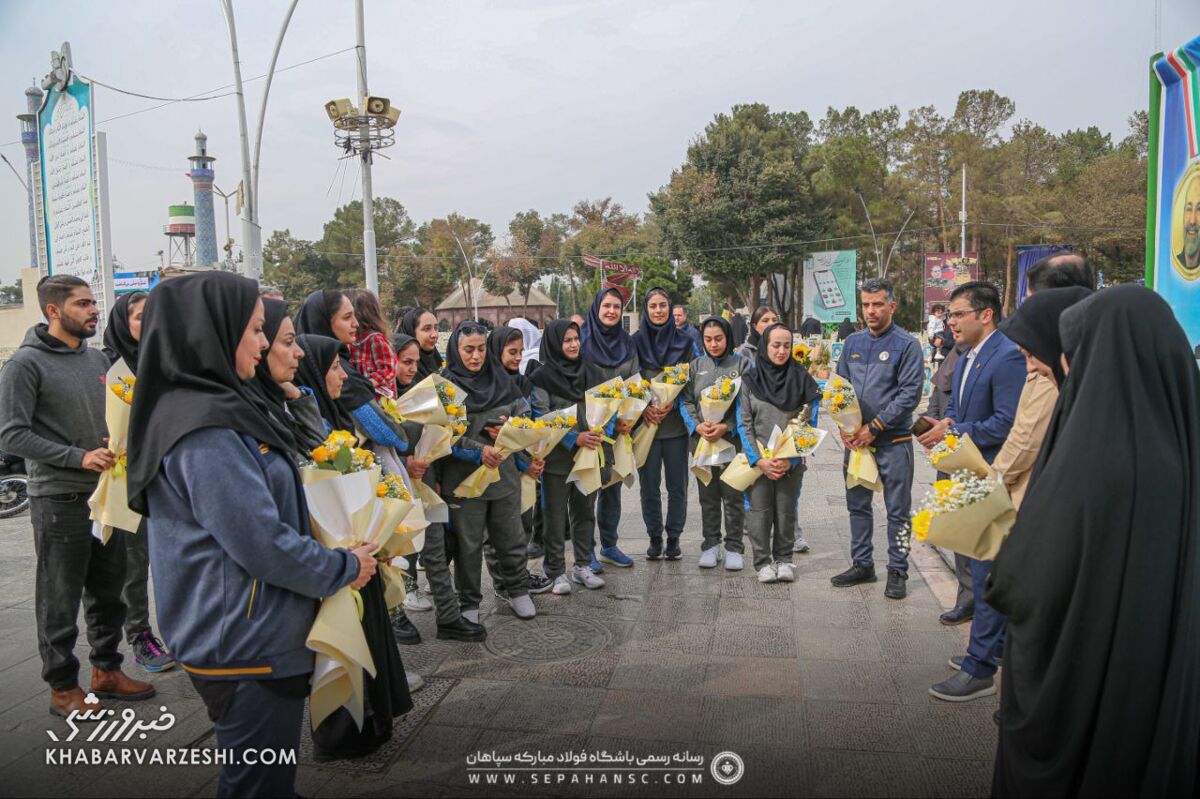 مراسم استقبال از تیم والیبال نسشته بانوان سپاهان +عکس مراسم استقبال از تیم والیبال نسشته بانوان سپاهان +عکس