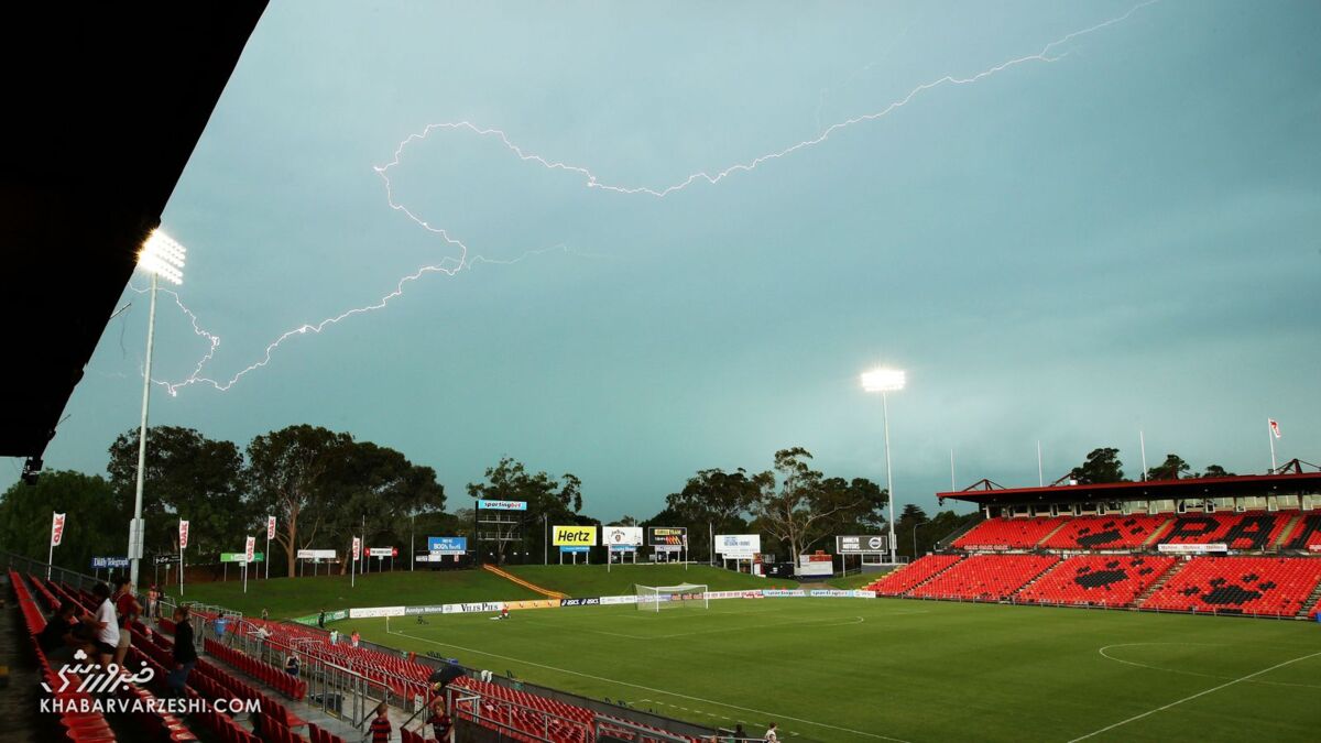 عکس| اوج وحشت در زمین فوتبال/ یک بازیکن آتش گرفت، چهار بازیکن سوختند عکس| اوج وحشت در زمین فوتبال/ یک بازیکن آتش گرفت، چهار بازیکن سوختند