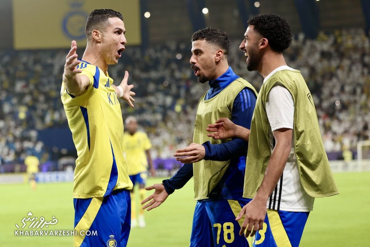 گفتوگوی متفاوت رونالدو با مستر بیست؛ «دِ بست» مقابل «دِ بیست»!/ رونالدو: فکر کنم ۱۰۰ سال زندگی خواهم کرد/ شاید روزی با کریستیانو جونیور همبازی شوم